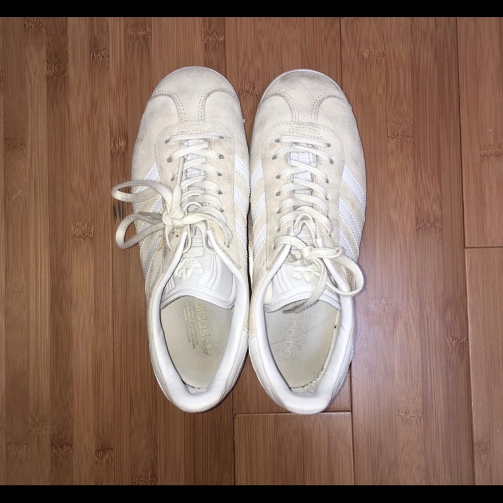 Adidas Gazelle 6.5 in boys (8.5 women)